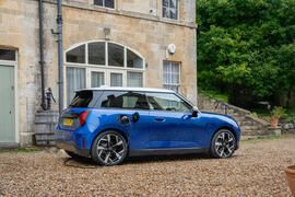 New all-electric MINI Cooper