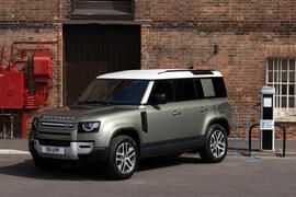 Land Rover Defender P400e hybrid