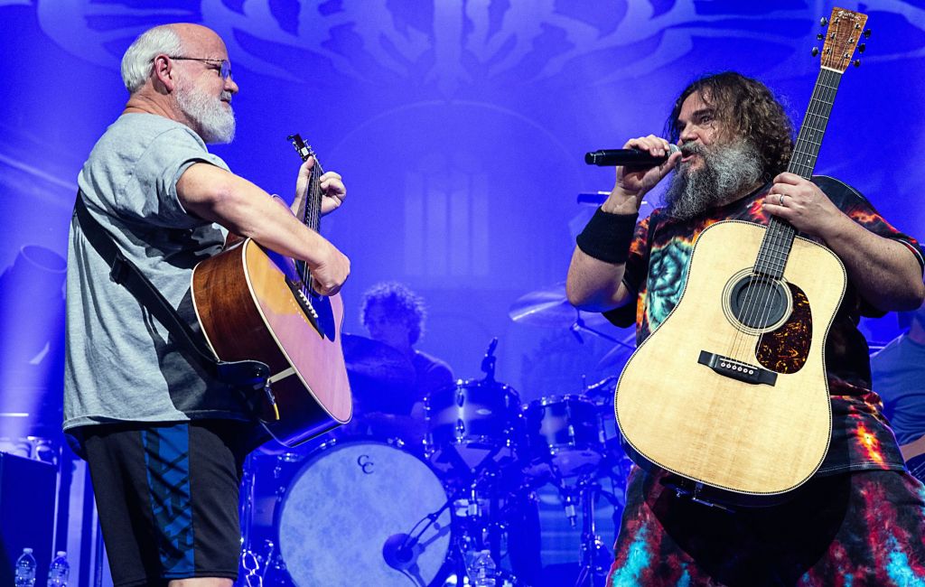 Kyle Gass (L) and Jack Black of Tenacious D