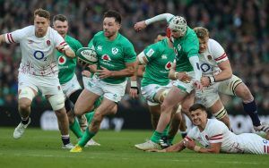 Hugo Keenan of Ireland breaks with the ball during the Six Nations Rugby match between Ireland and England at Aviva Stadium on March 18, 2023 in Dublin, Ireland (Getty Images)