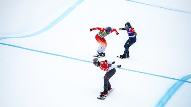 Eliot Grondin is 4th in the men's snowboard cross big final from Cervinia Italy 