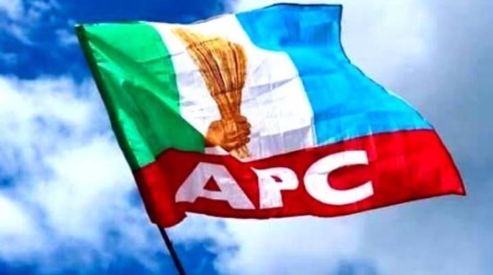 1,000 opposition parties members join APC ahead of Ondo guber poll