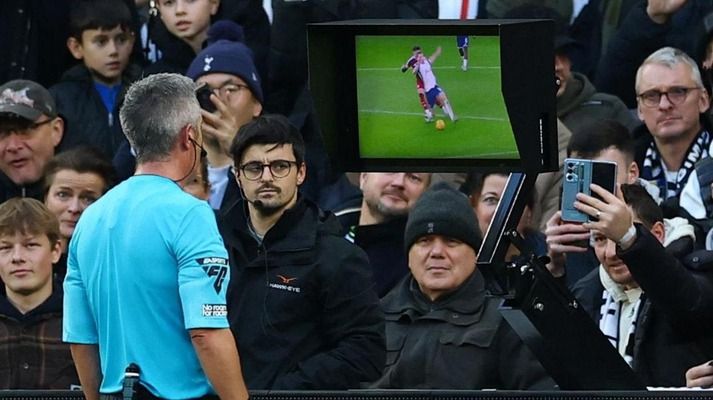 Referee-VAR