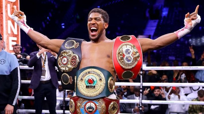 Anthony Joshua-belts (2)