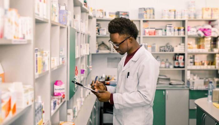 Community pharmacists in universal health coverage