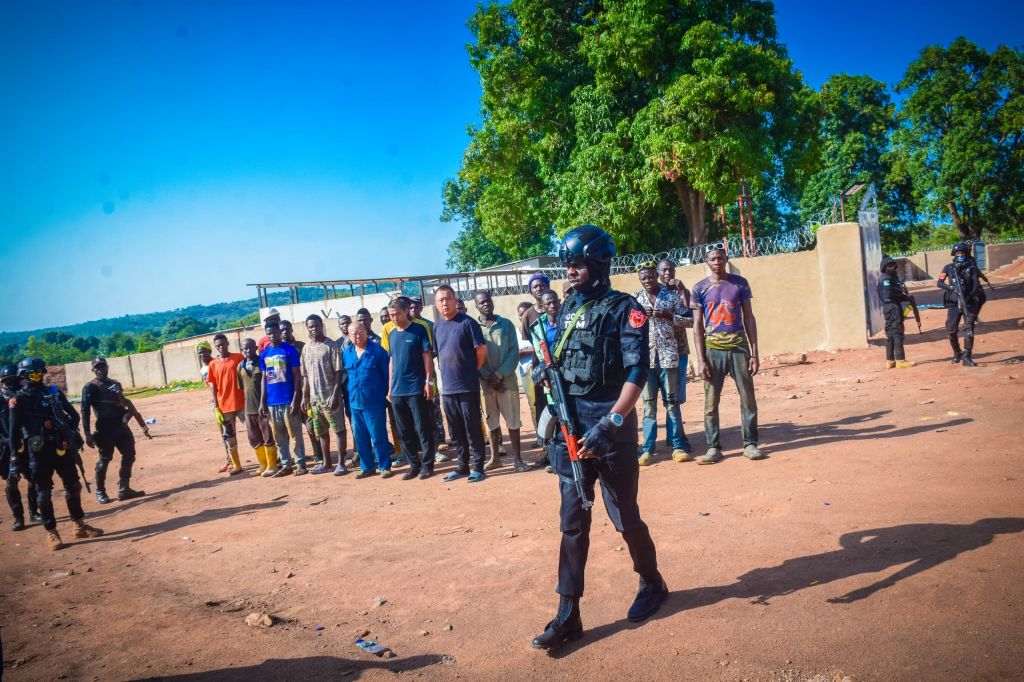 Illegal Mining: Nigerian govt arrest 3 chinese nationals, 2 Nigerians PHOTO CREDIT: Ministry of Solid Minerals Development