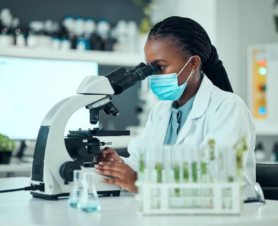 picture of medical personnel in lab