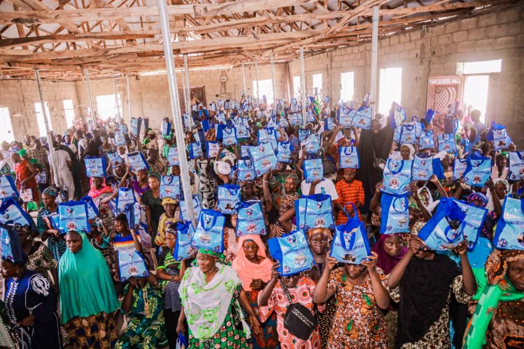 Oluwaseun People Foundation distributes food items to vulnerable households in Osun