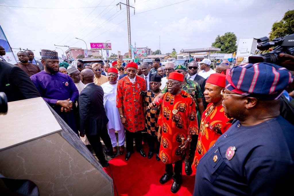 Tinubu in Enugu (PHOTO CREDIT: @petermbah on X)