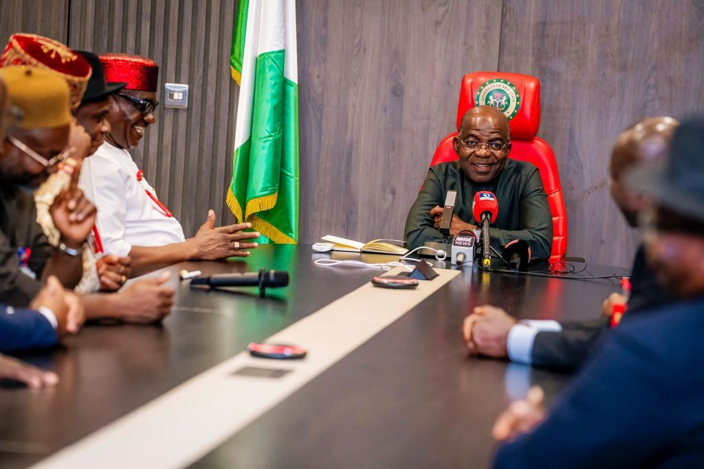 Gov Otti receiving the UNIPORT delegation led by Pro-Chancellor, Mao Ohuabunwa