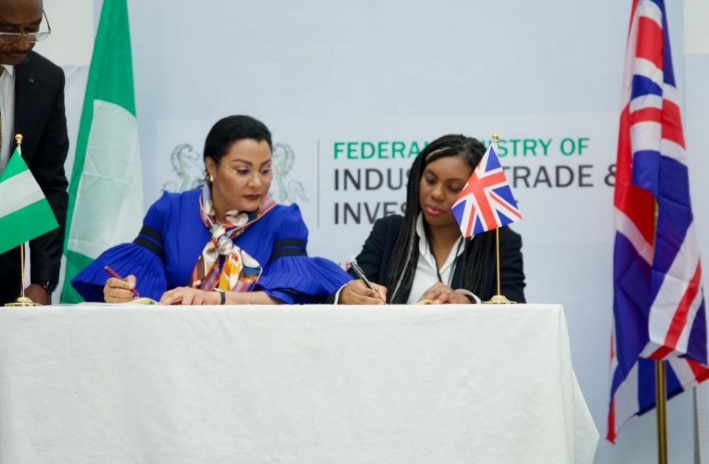 Signing of trade agreement (PHOTO CREDIT: British High Commission)