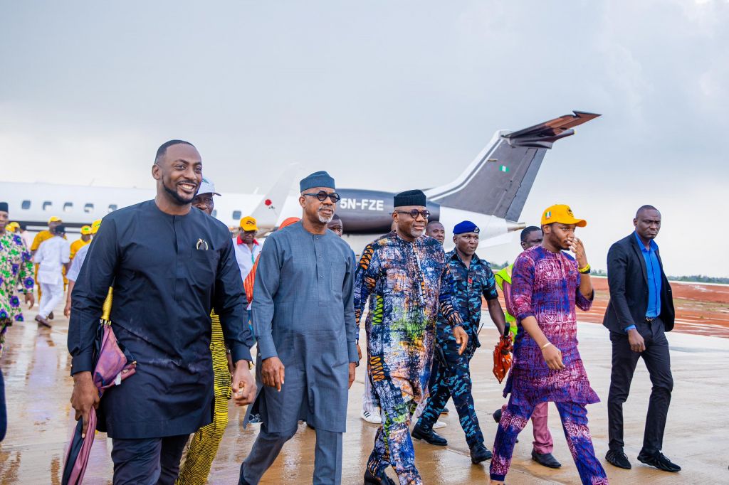 Ogun State Governor Dapo Abiodun and other dignitaries at the Ogun cargo airport.