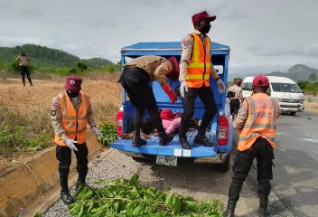 Bus crashes into Edo river, 6 rescued, 2 dead, divers needed for more recovery