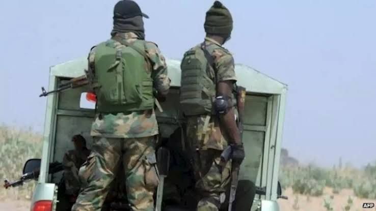 Nigerian Army on patrol (Head Topics)