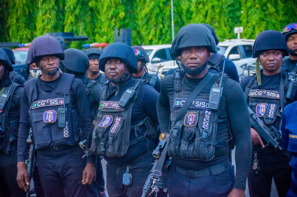 Men of the Nigeria Security and Civil Defence Corps [X:@official_NSCDC]