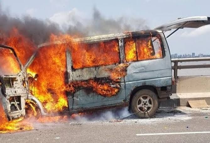 14 travellers narrowly escape death as bus catches fire on Anambra bridge