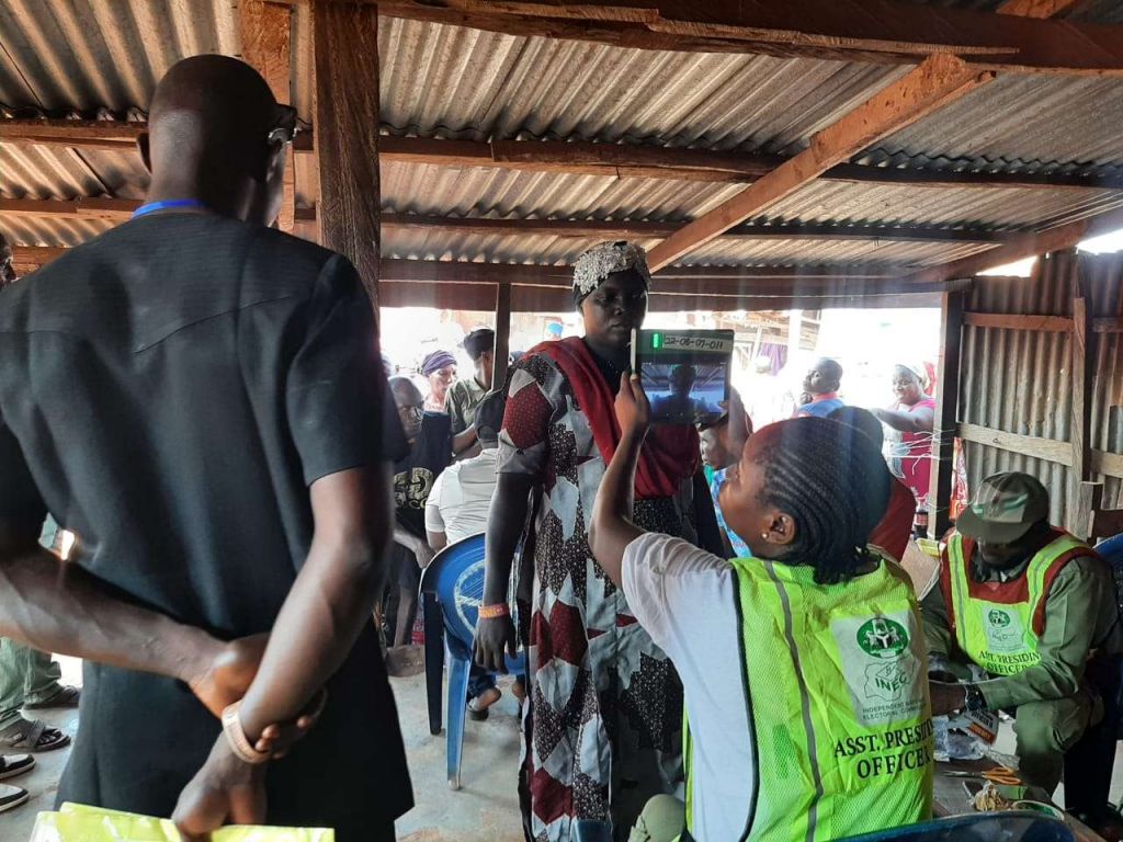 Party agents, voters, observers at a polling unit during the 2023 polls. [The Cable]