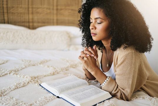 Prayers can help deepen the bond in your marriage [AdobeStock]