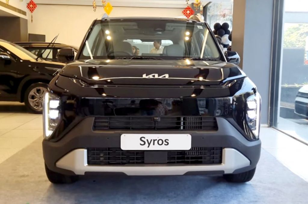 Kia Syros showroom front