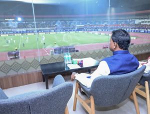 Odisha CM witnesses ISL football match at Kalinga Stadium