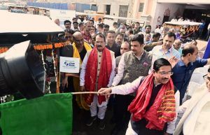 Union Minister Joshi hands over 10 battery-operated vehicles to Puri temple