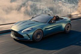 Aston Martin Vantage Roadster 2025 front quarter tracking