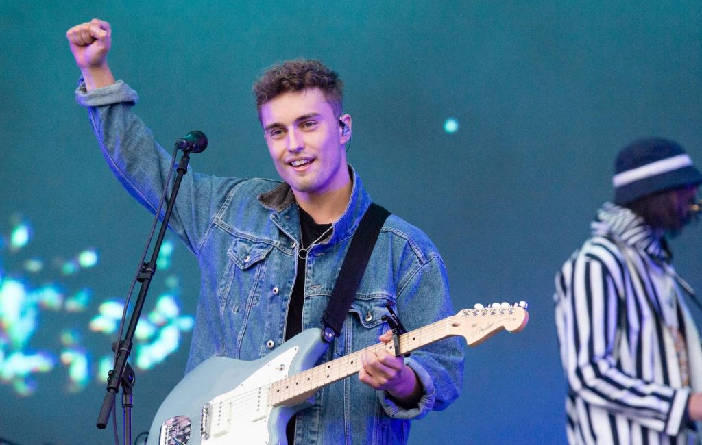 Sam Fender performs live during Reading Festival 2021 at Richfield Avenue on August 27, 2021 in Reading, England. (Photo by Samir Hussein/WireImage)