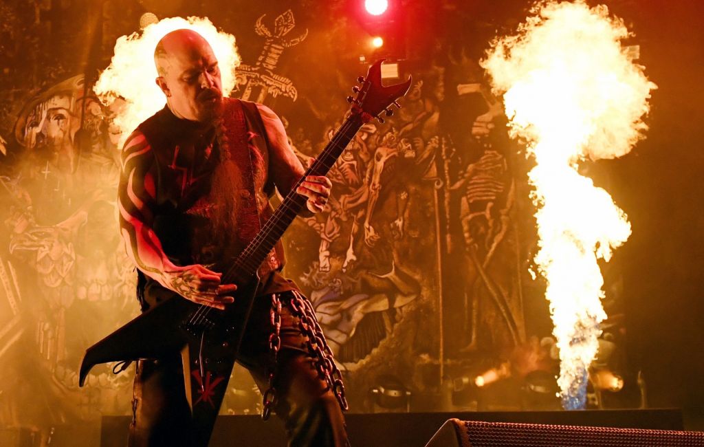 Kerry King of Slayer performs