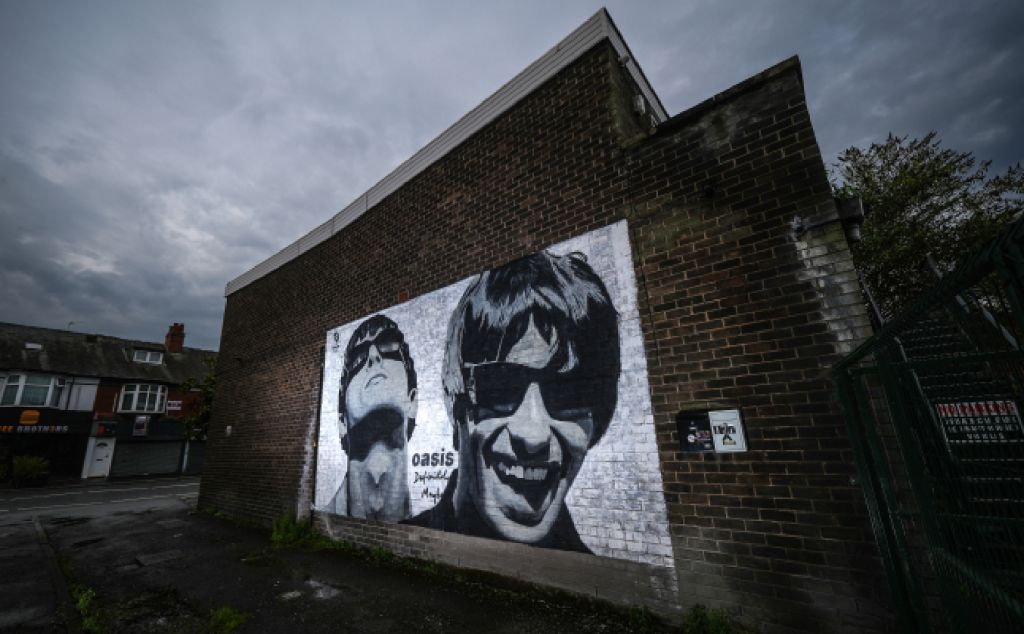 A Manchester mural depicting Liam and Noel Gallagher of Oasis. Credit - Christopher Furlong/Getty Images