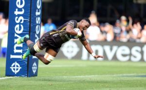 Phepsi Buthelezi of the Sharks scores a try against Exeter Chiefs during the opening weekend of the 2024/25 European Champions Cup