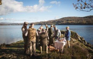 shoot picnic by lake