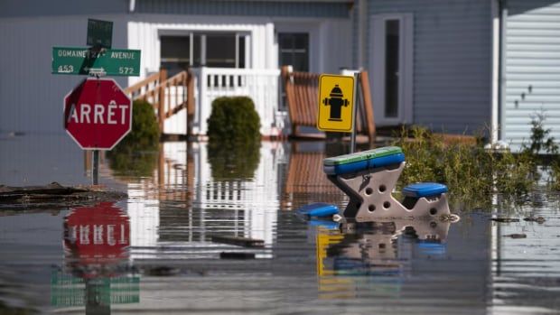 Sainte-Marthe-sur-le-Lac flooding