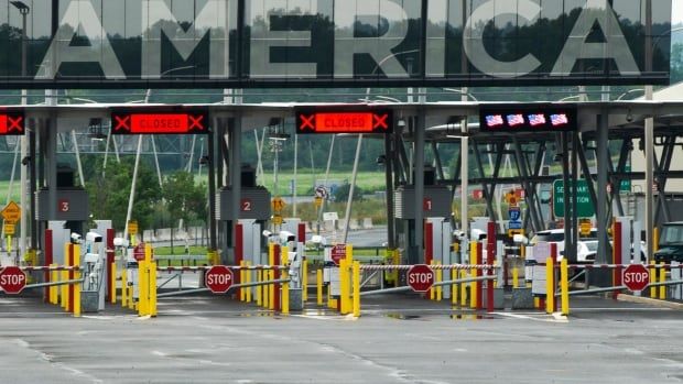 A border crossing is shown between Canada and the United States.