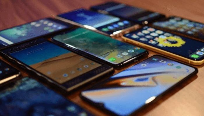 Nigeria’s smartphone market grew by 1% on weak naira