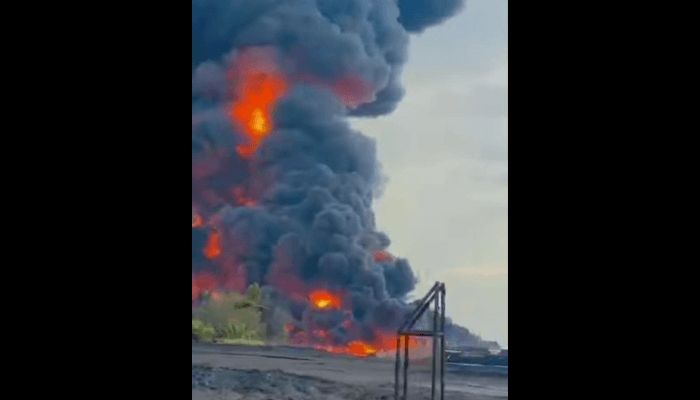 Gang war by fire?  Oil wells in riverine areas in Rivers State now in flames