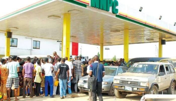 Cheap, durable petrol keep motorists on long queues