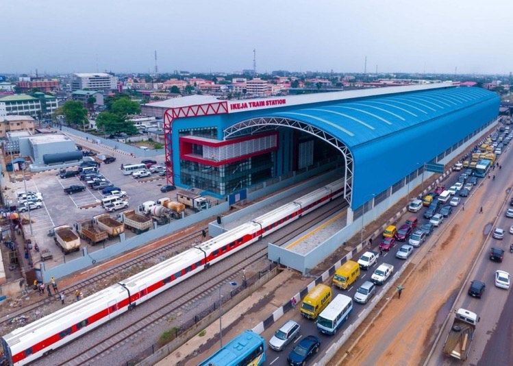 Lagos red rail