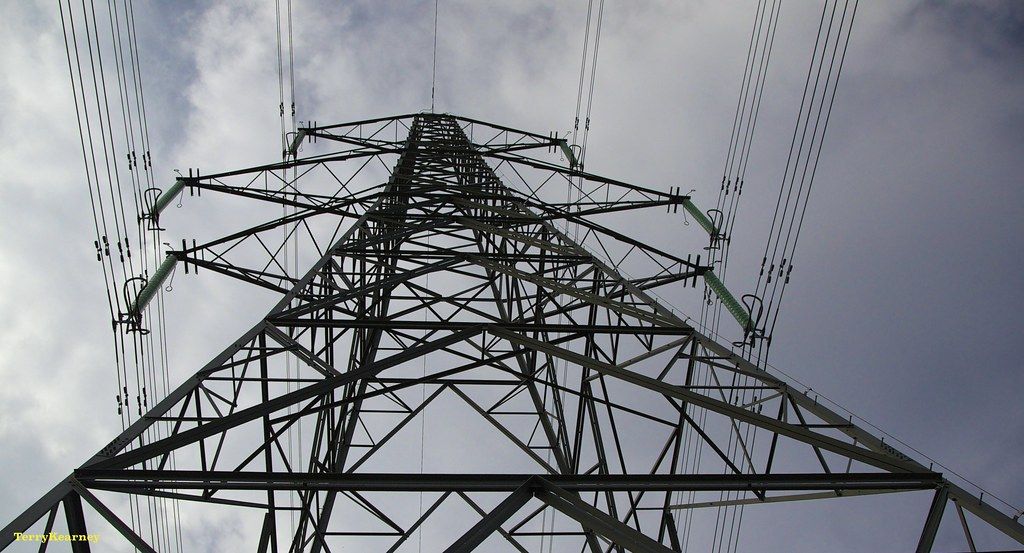 A transmission tower [PHOTO CREDIT: Ellesmere Port Cheshire https://www.flickr.com/photos/oneterry/15143973918]