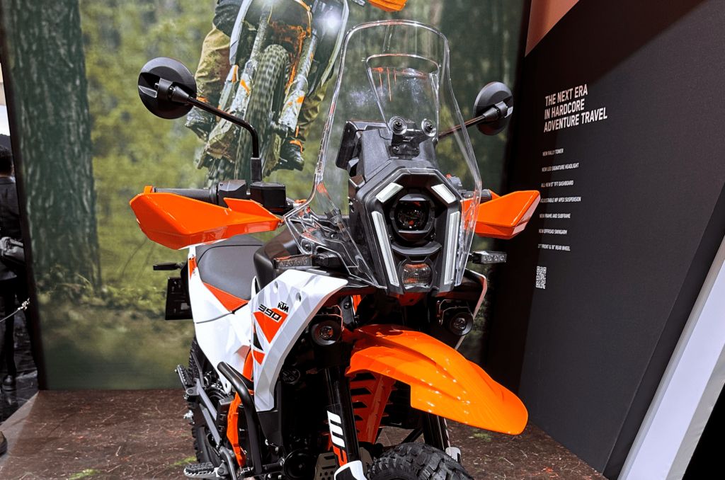 KTM 390 Adventure S, 390 Adventure X