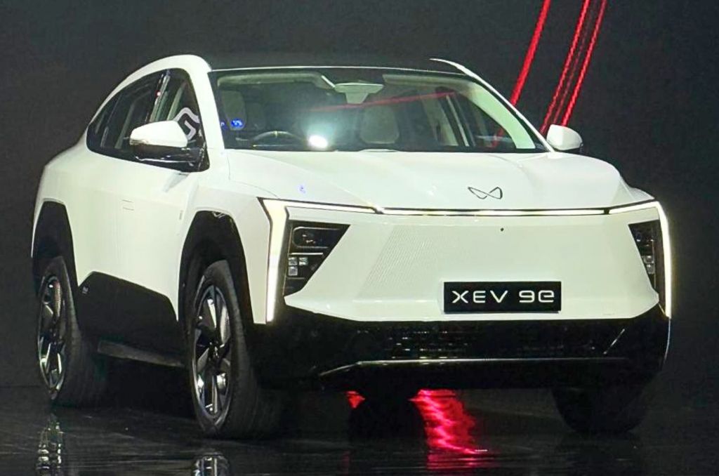 Mahindra XEV 9e white