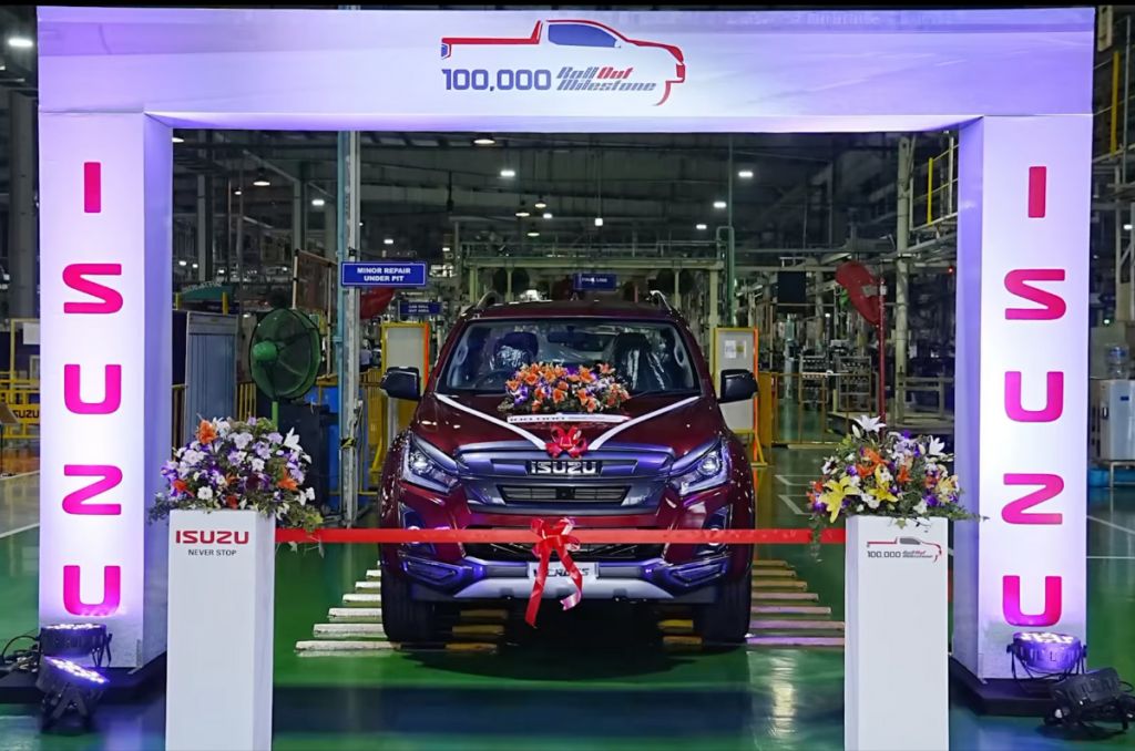 Isuzu 1 lakh production milestone, D-Max V-Cross is the 100,000th model