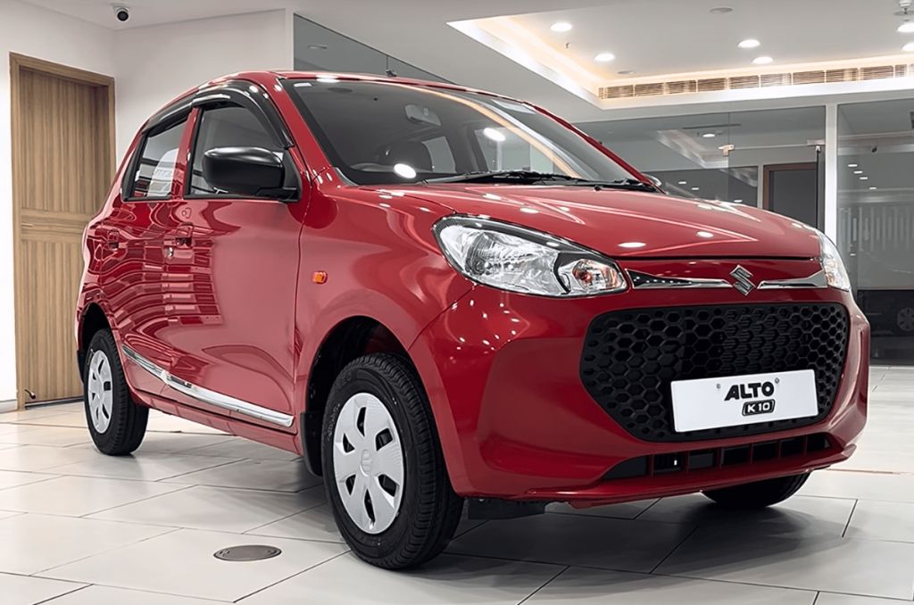 Maruti Alto K10 top model showroom