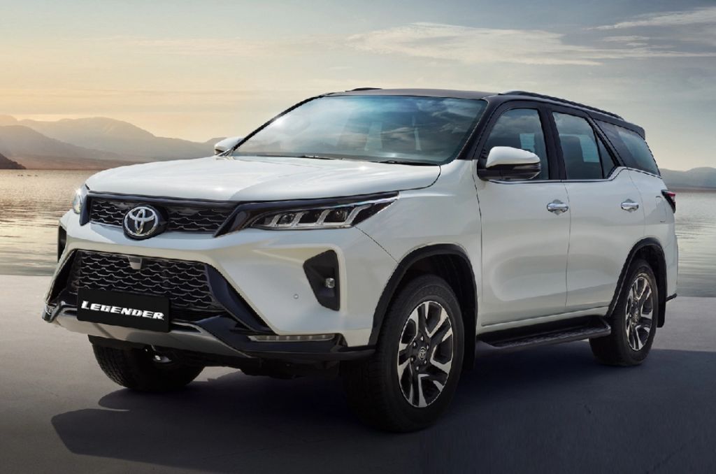 Toyota Fortuner Legender 4x4 MT launch and price