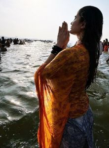 Rasha Thadani shares glimpse of taking holy dip, praying at Maha Kumbh